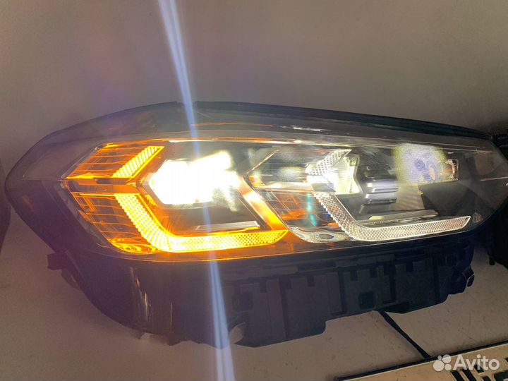 Передние фары на BMW X3 G01 Adaptive LED в сборе