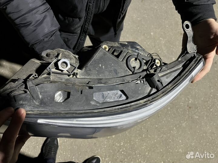 Левая адаптивная фара бмв E60 рест