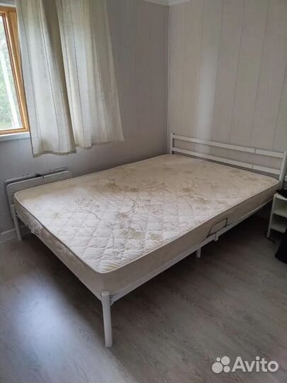 Кровать новая + матрасом