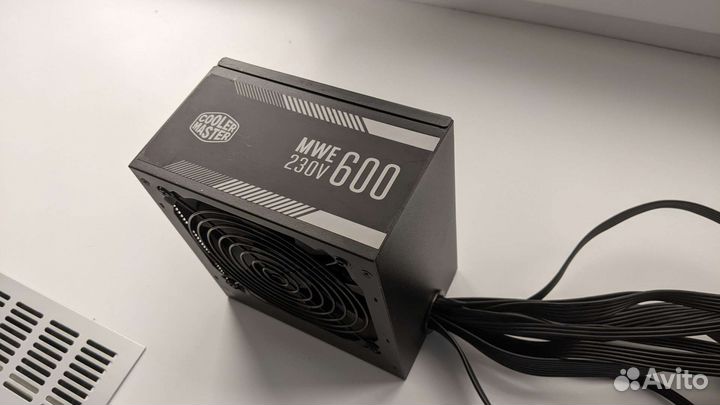 Блок питания Cooler Master MWE White 600W 80+