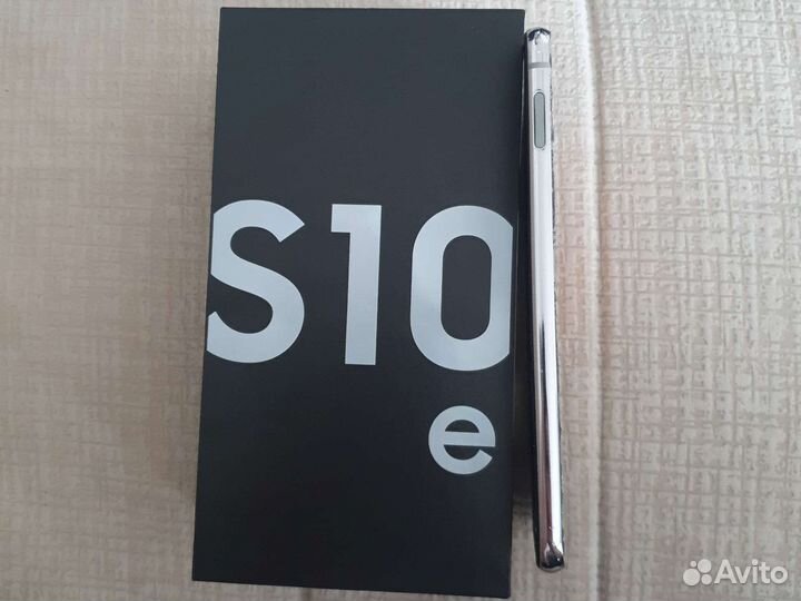 Рамка samsung s10e