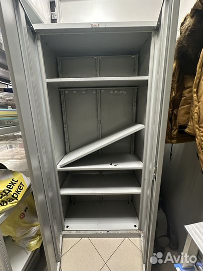 Металлический шкаф практик