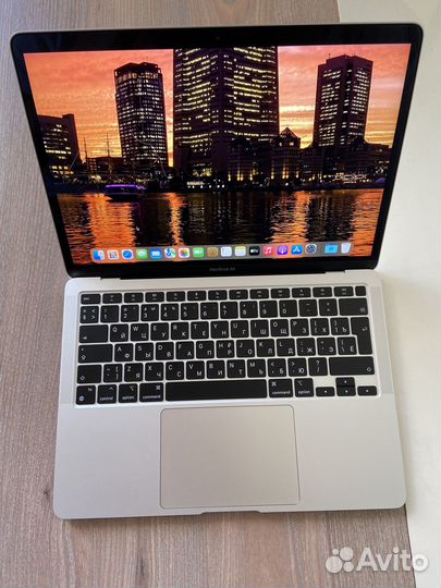 Apple MacBook Air 13 2020 M1 16/256gb