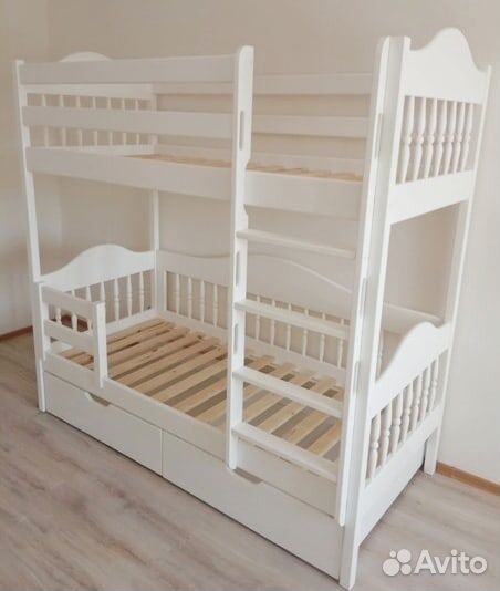 Детская кровать с бортиком
