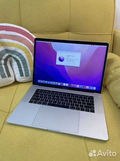 Apple macbook pro 15 2017 Silver intel Core i7