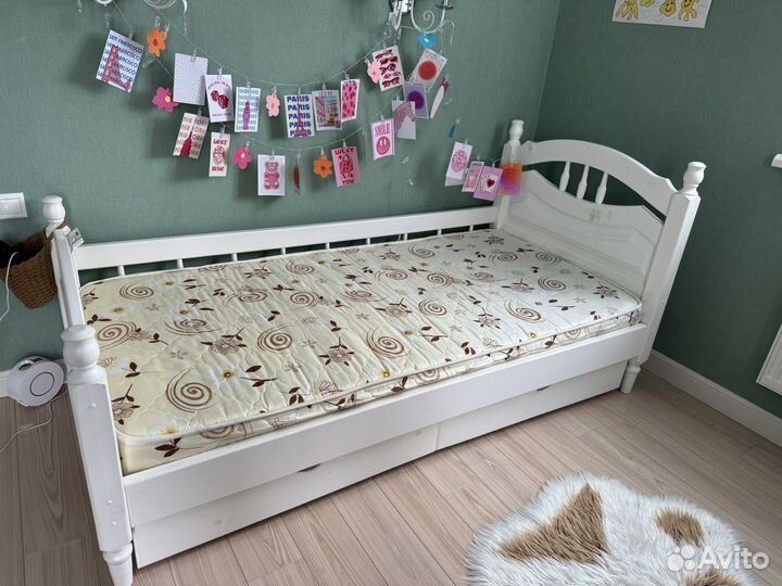 Кровать из массива сосны