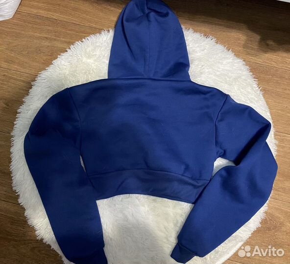 Укороченная толстовка