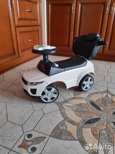 Машина каталка толокар