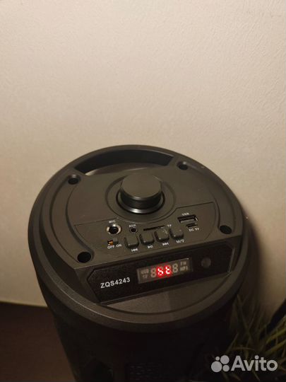 Большая беспроводная портативная колонка(New)