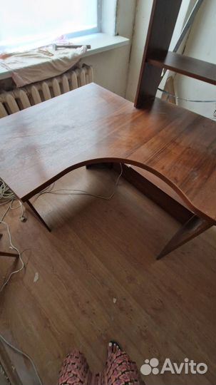 Угловой письменный стол