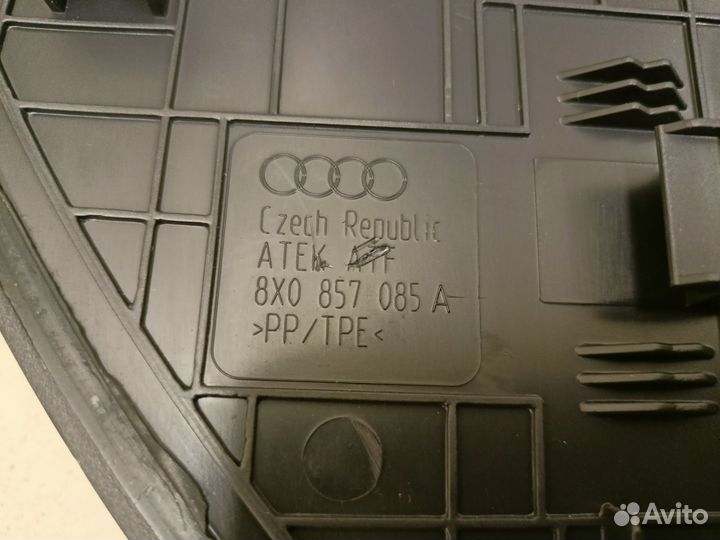 Накладка (кузов внутри) A1 2010