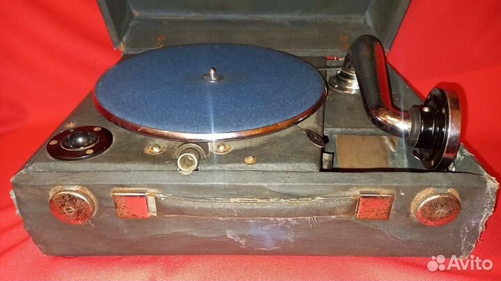 Старинный патефон Молотов