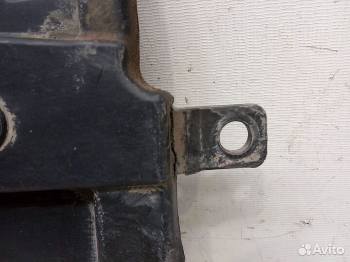 Диффузор радиатора Лада Гранта 2011