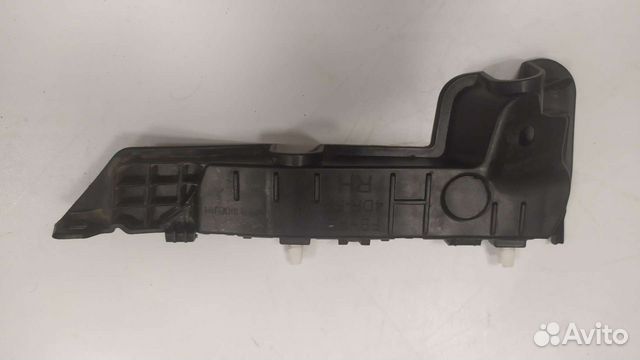 Кронштейн переднего бампера правый Kia Rio 4 2017