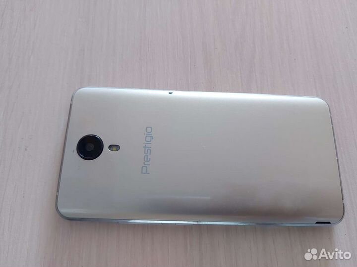 Фотоаппарат, телефон на запчасти