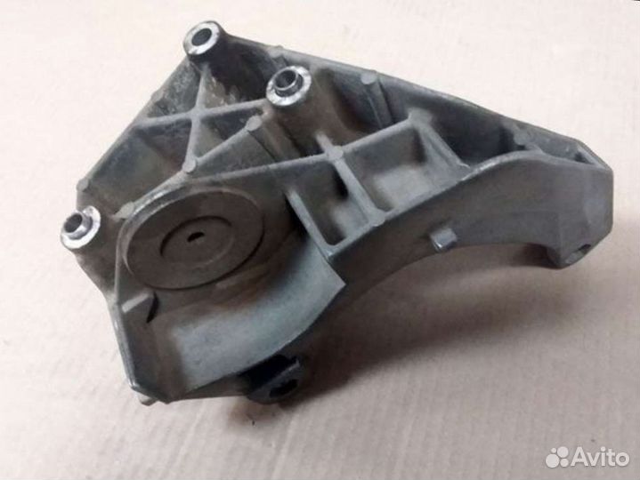 Кронштейн генератора Лада Гранта/Калина/Датсун