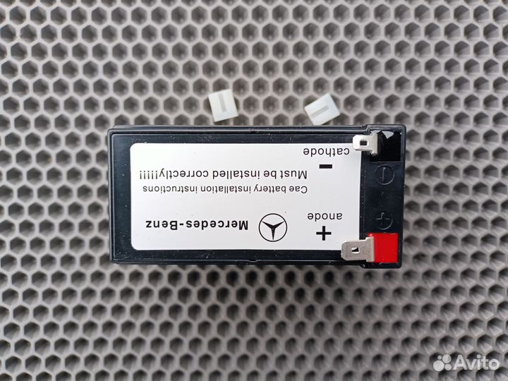 Дополнительный аккумулятор Mercedes N000000004039