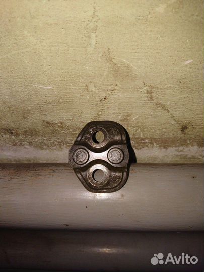 Петля двери 805705P00B