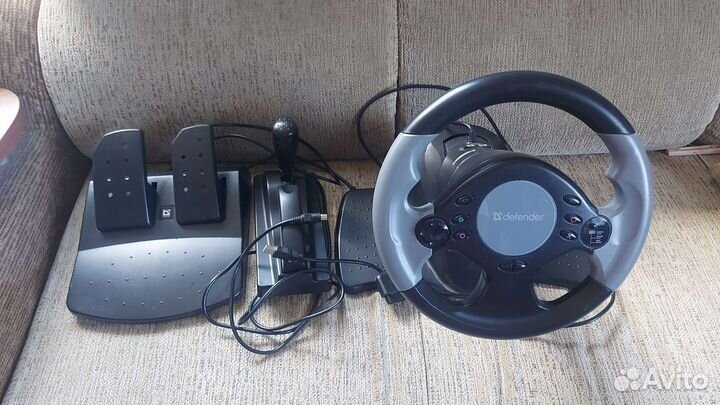 Игровой руль с педалями и коробкой передач