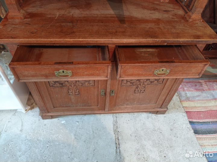 Шкаф Буфет старинный. Модерн