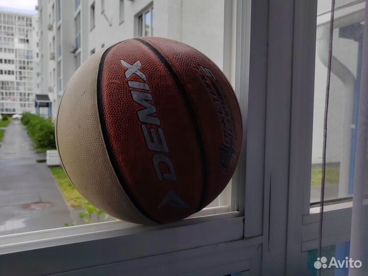 Баскетбольный мяч