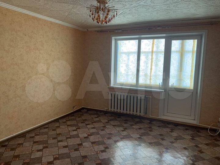 2-к. квартира, 53 м², 1/2 эт.