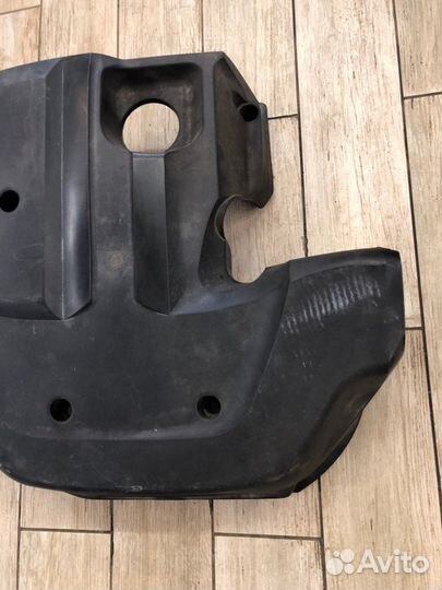 Декоративная крышка двигателя Chevrolet Niva