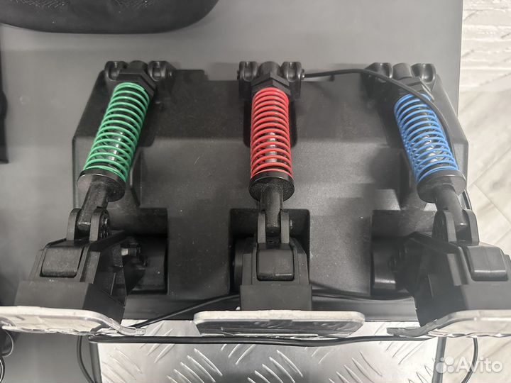 Игровой руль 900 градусов 3 педали