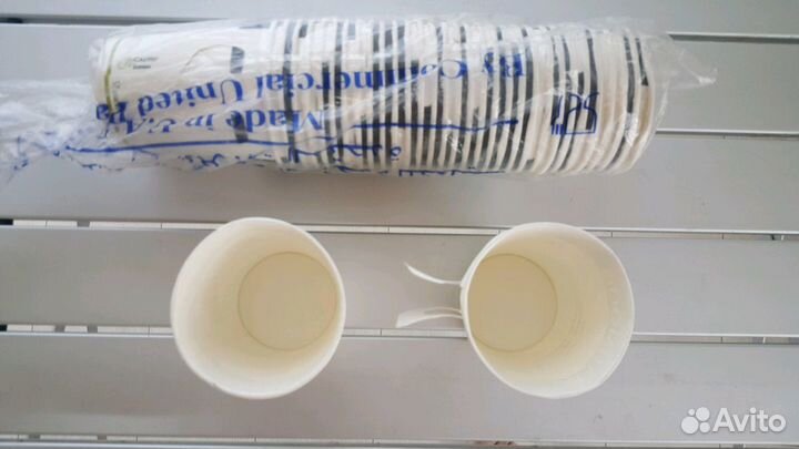 Бумажный стакан