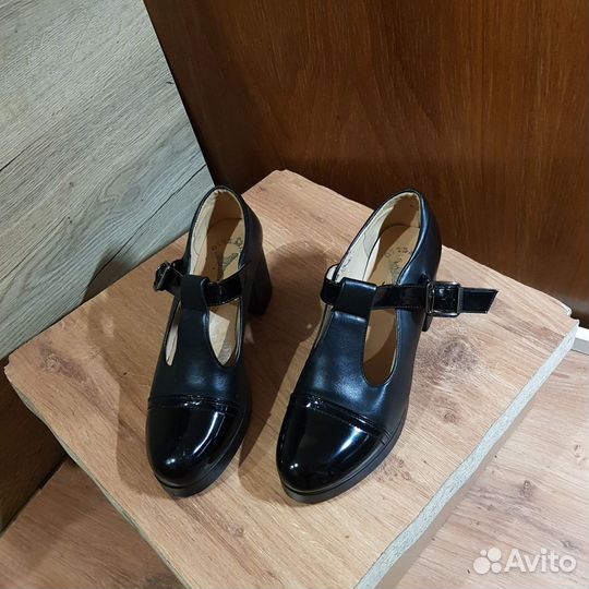 Шикарные босоножки Франция 38 39