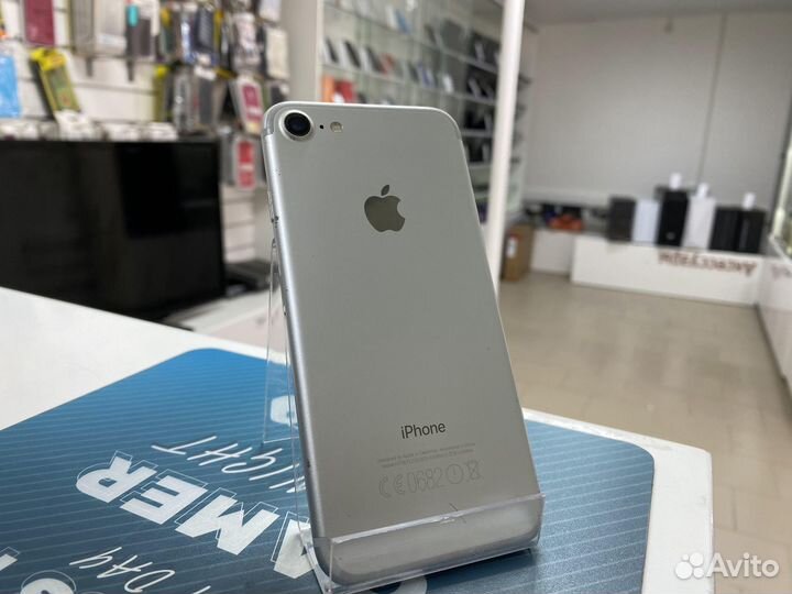 Смартфон Apple iPhone 7 32Gb (Скупка/обмен)