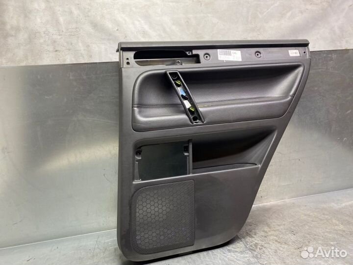 Обшивка двери задней правой Volkswagen Touareg