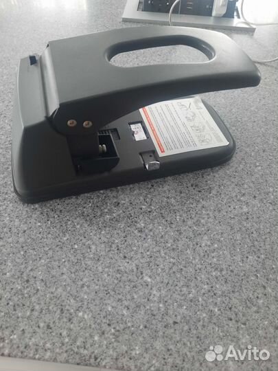 Дырокол KW- trio 9387 с линейкой