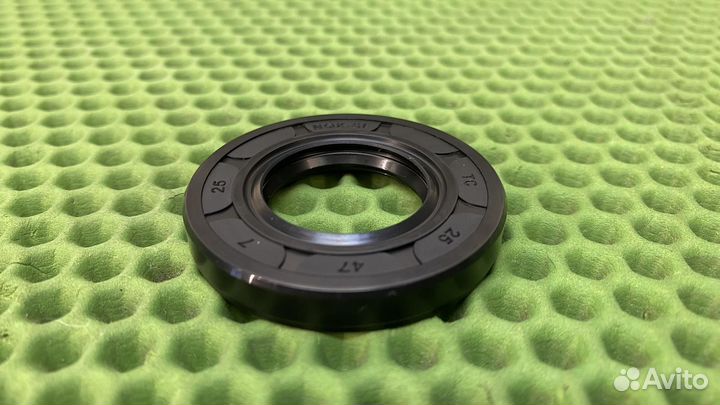 Сальник переднего колеса 25X47X7 BMW