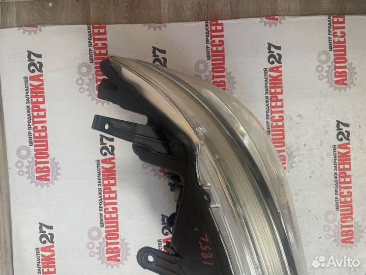 Фара левая Nissan Serena HFC26 MR20-DD 2014