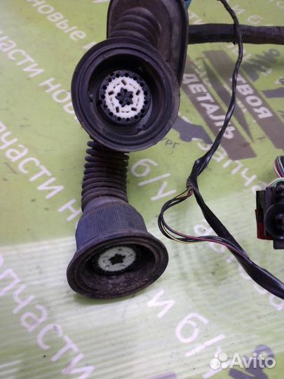 Коса двери передняя левая Ford Focus 1 USA седан