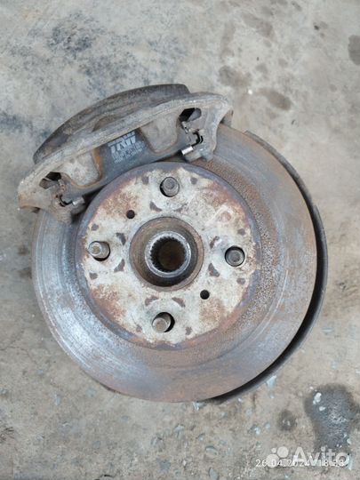 Поворотный кулак toyota corolla