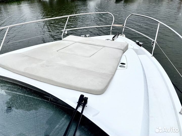 Моторная яхта Sealine C335 V