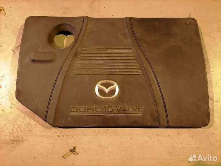 Декоративная крышка двс L372102F1Прямой правый уго