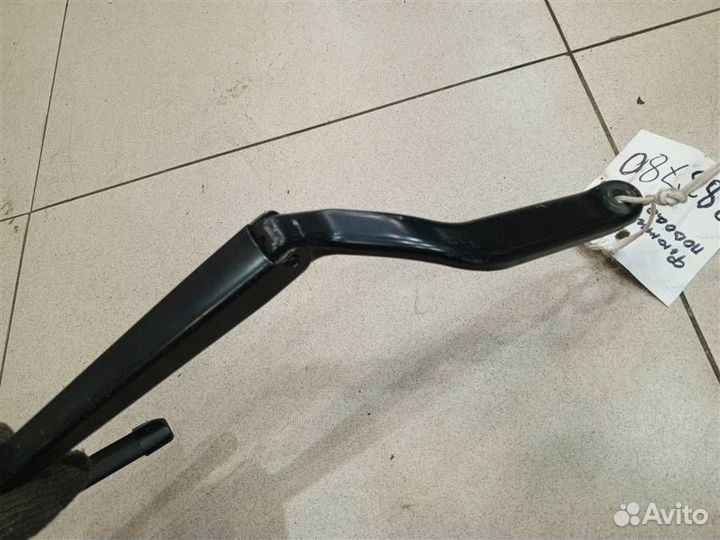 Поводок стеклоочистителя передний левый Ford Fusi