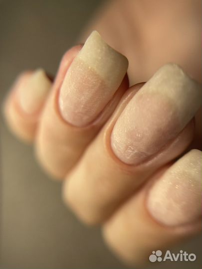 Модель на маникюр