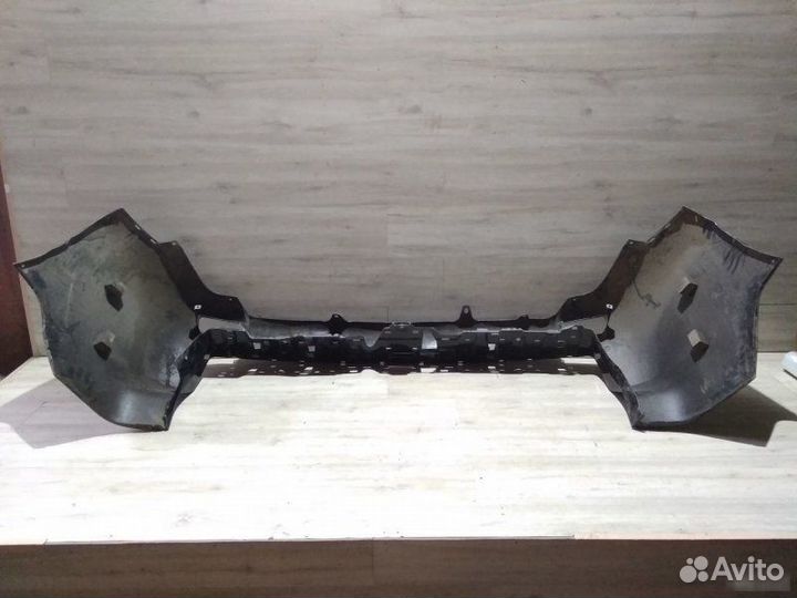Бампер задний Toyota