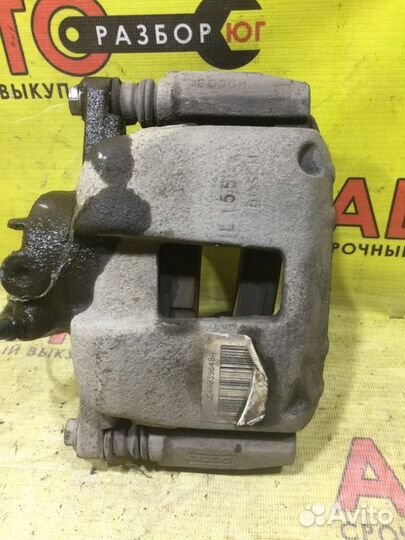 Суппорт передний правый Citroen C4 LA EP6 2011