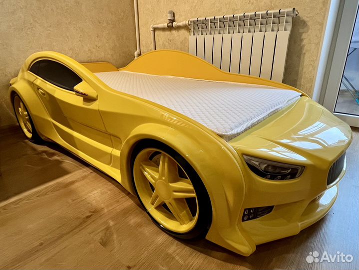 Детская кровать машина с матрасом