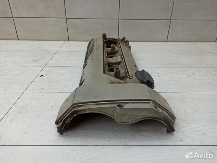 Клапанная крышка правая Mercedes S-Class W140