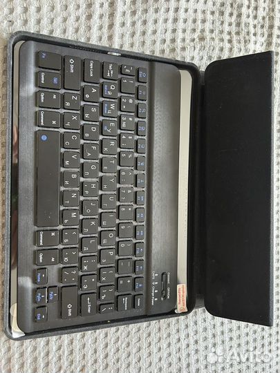Клавиатура беспроводная с чехлом iPad