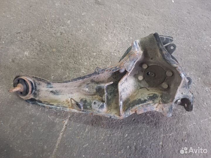 Рычаг продольный задний правый Mitsubishi Lancer