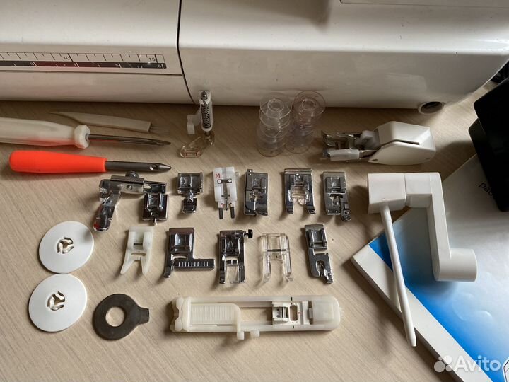 Швейная машина Brother innovis NV 400