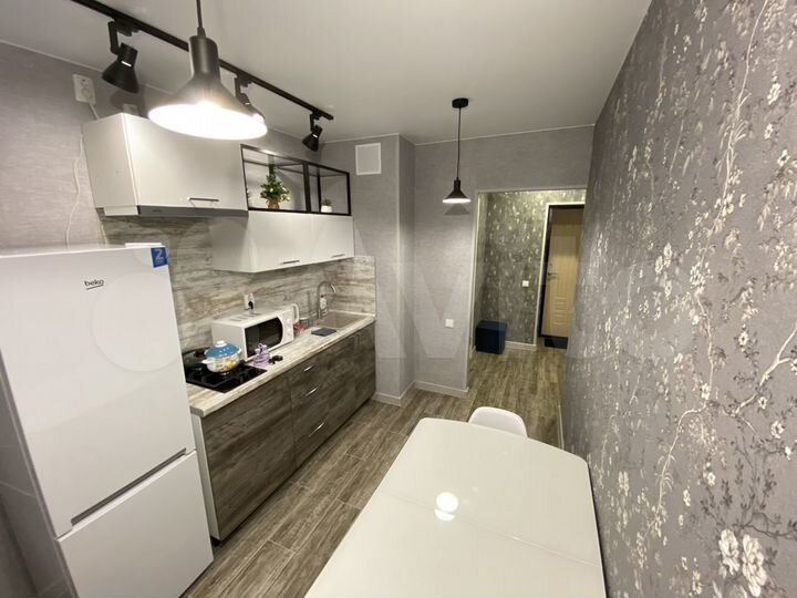 1-к. квартира, 42 м², 1/17 эт.