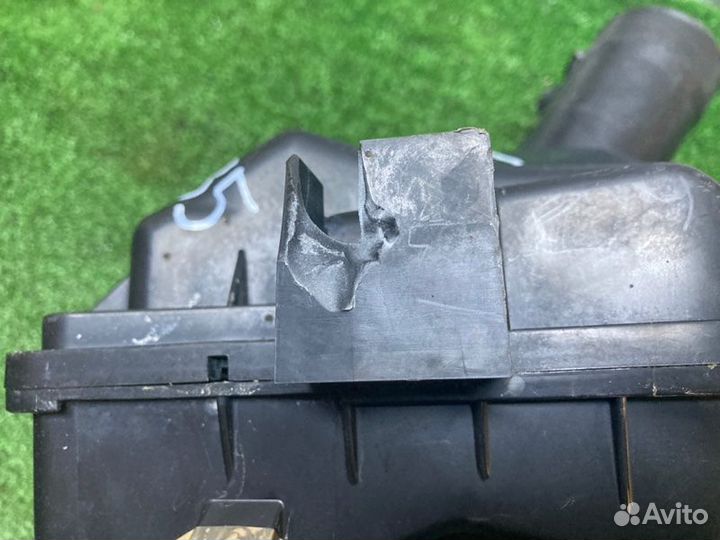 Корпус воздушного фильтра левый Infiniti G35